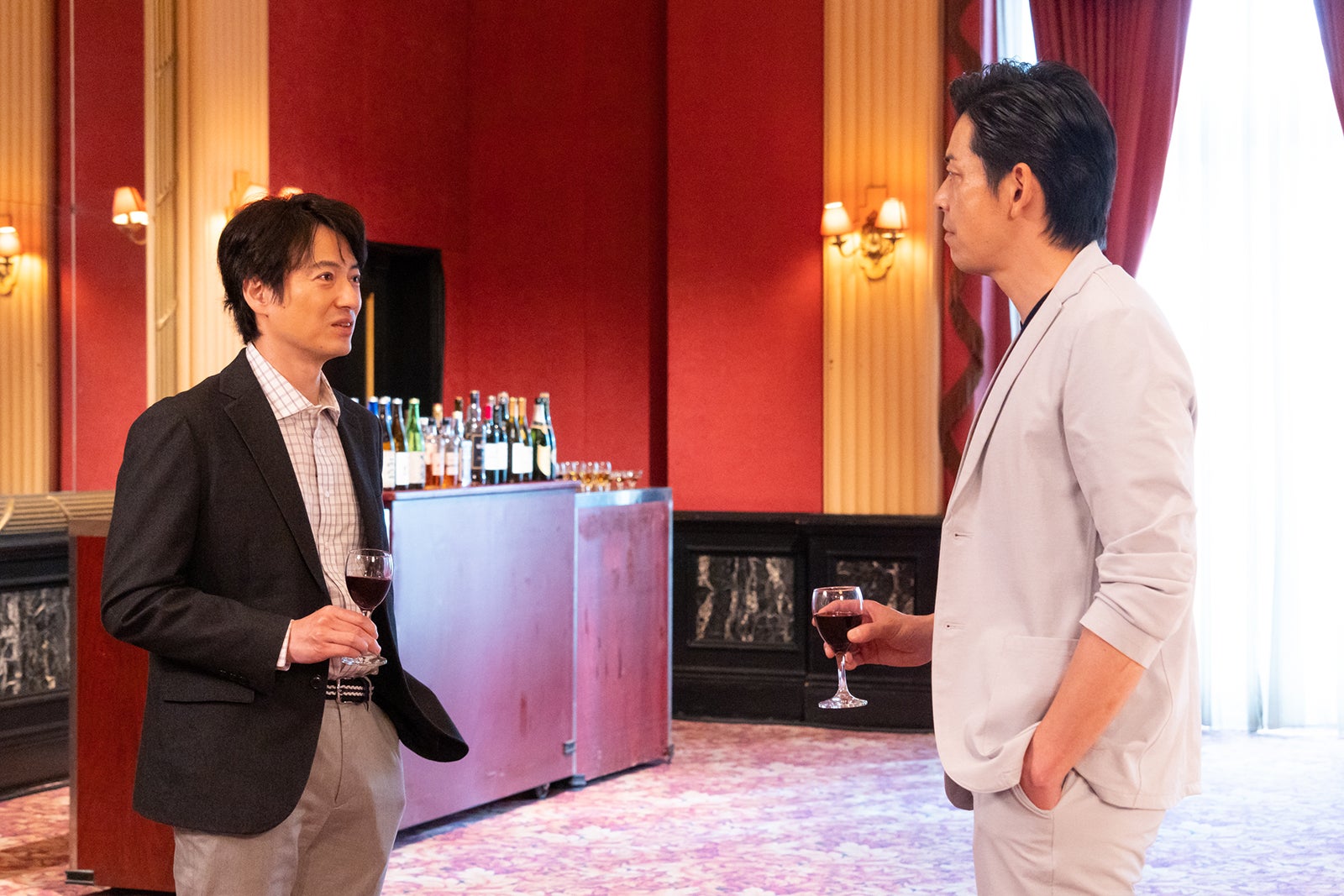 忍成修吾、敦士「ケイジとケンジ、時々ハンジ。」第5話より（C）テレビ朝日