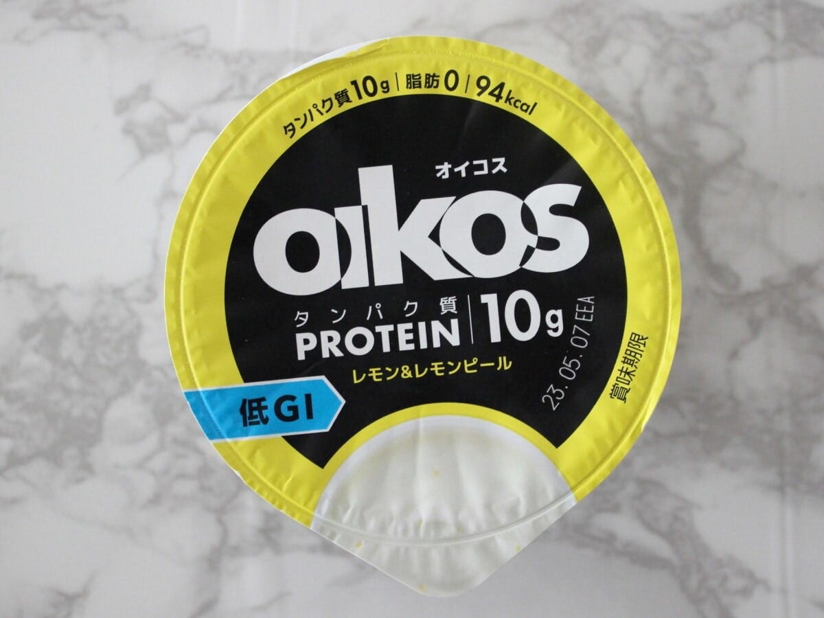 「ダノン オイコス」は、コンビニやスーパーで売られている高たんぱくヨーグルト
