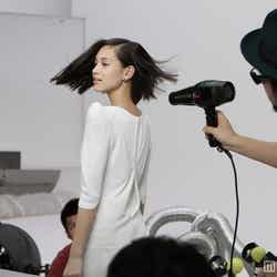 水原希子(CMメイキング)