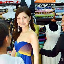 サイズを調整。店員さんの対応も丁寧です/ホイアン旧市街