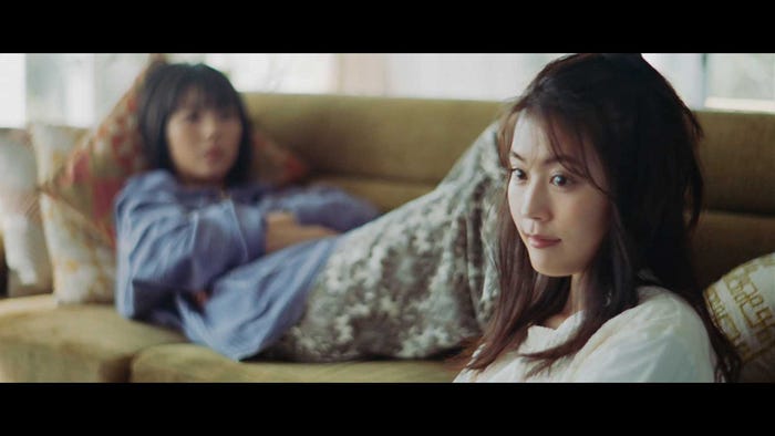 浜辺美波、有村架純 (提供画像)