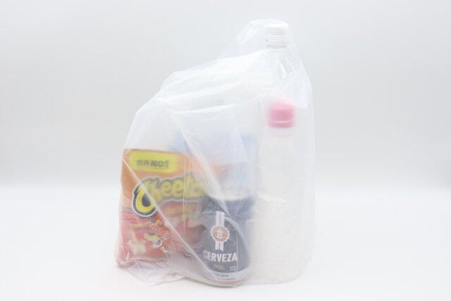 ひも付きコンパクト手さげポリ袋　LLサイズ　23枚入　使用例