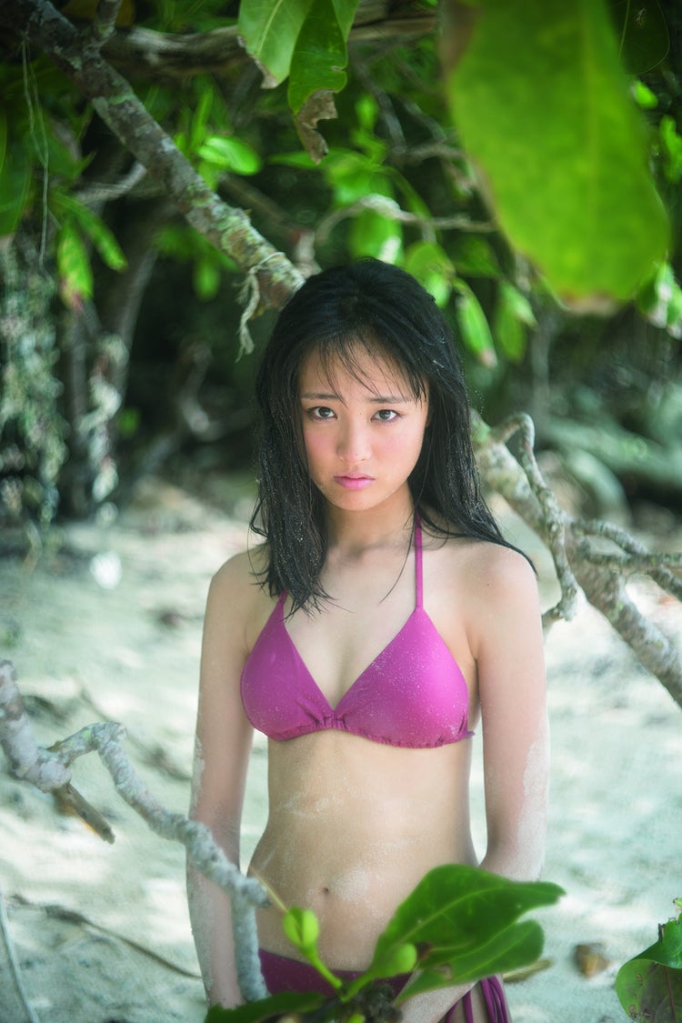 画像4 7 大友花恋 水着で横たわる妖艶カット解禁 美ボディラインを大胆披露 モデルプレス