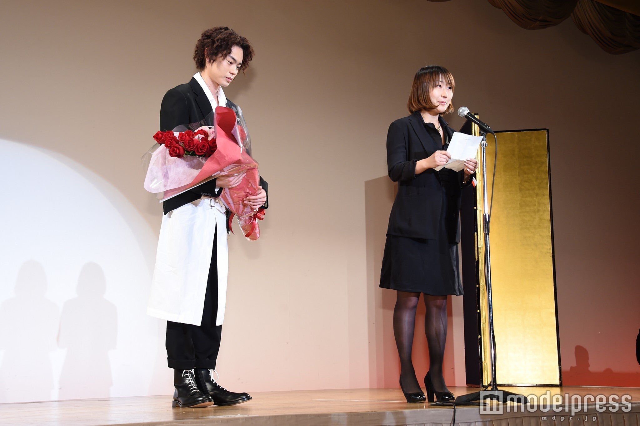 菅田将暉（左）／（C）モデルプレス