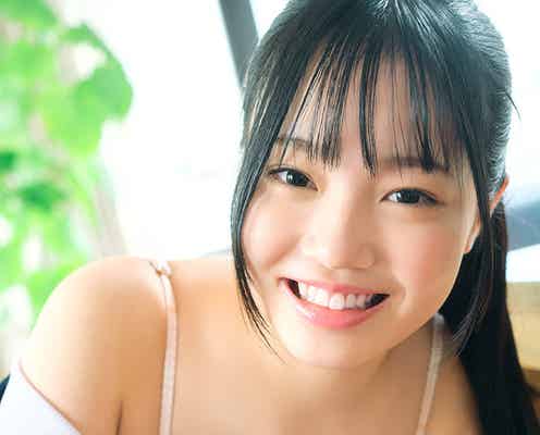 謎の新人JK・鈴原すず、溢れる美バストに釘付け