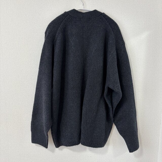 GUパフニットVネックカーディガンの背面