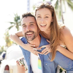 仲良しカップル の特徴4つ モデルプレス