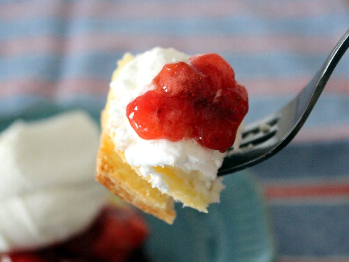 チーズクリームといちごソースのバランスも◎