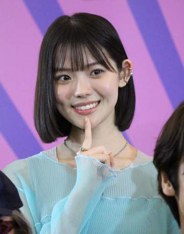 志田こはく 魅惑のシースルー 圧巻プロポーションの透明感…フィギュアスケート経験「体の使い方は似ています」