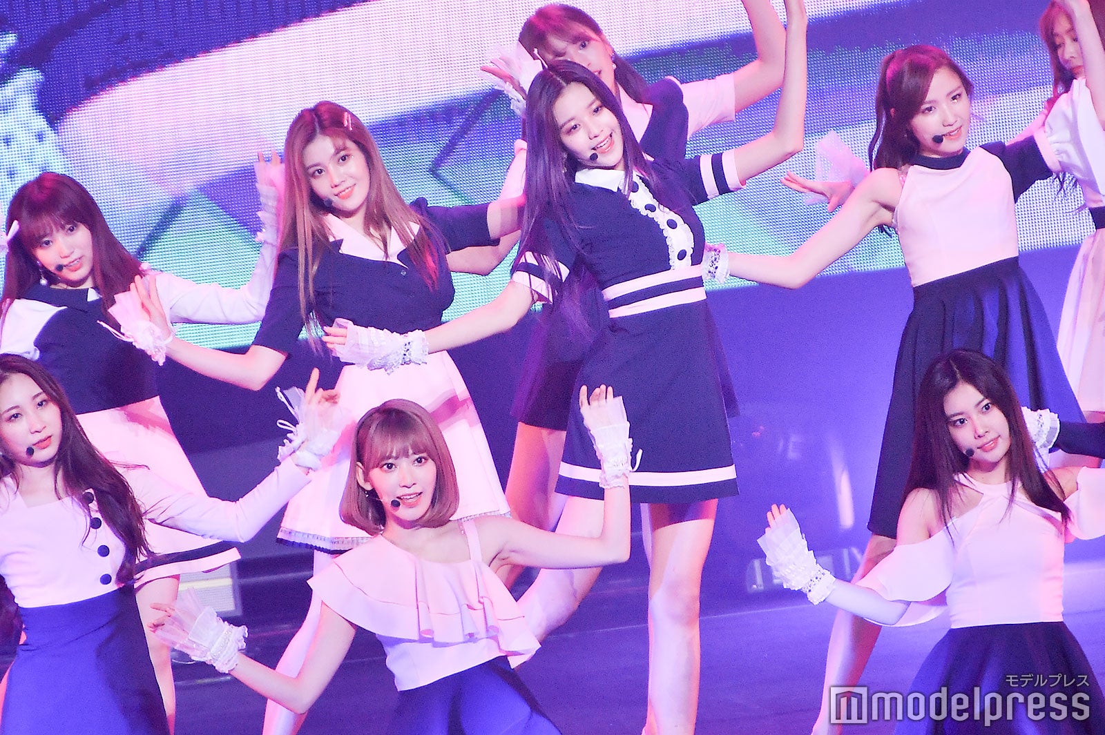 IZ*ONE （C）モデルプレス