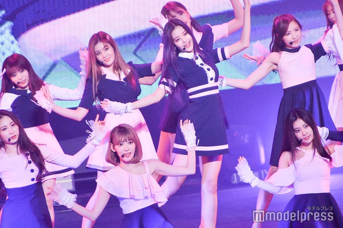 IZ*ONE (C)モデルプレス