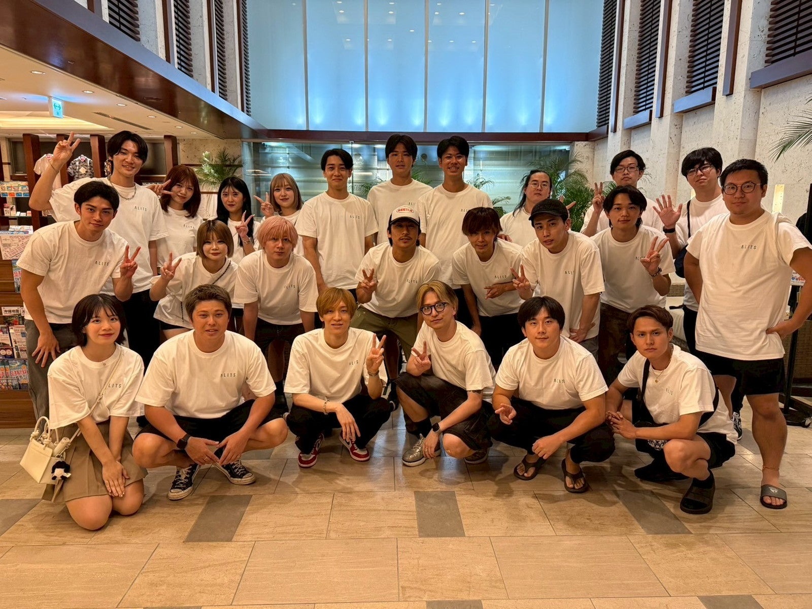 （写真中央）宮田魁氏／提供画像