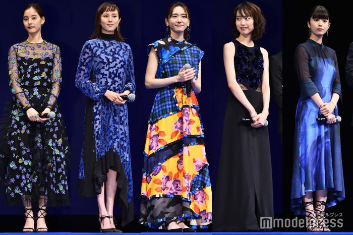 (左から)新木優子、比嘉愛未、新垣結衣、戸田恵梨香、馬場ふみか(C)モデルプレス