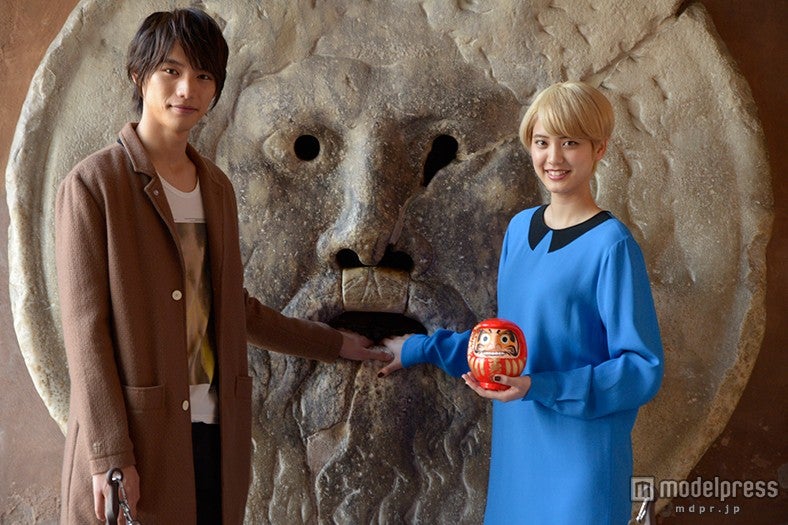 嘘つきが手を入れると抜けなくなるという伝説が残る「真実の口」