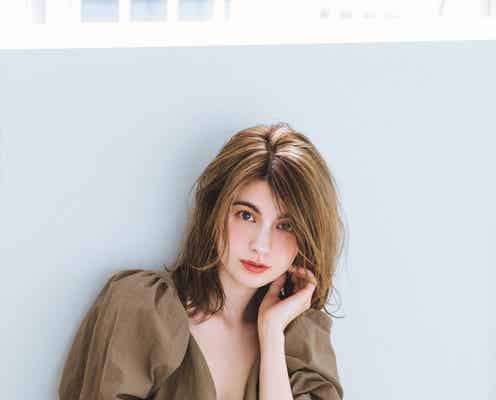 マギー、胸元&お腹チラリ 大胆肌見せのプライベートファッション