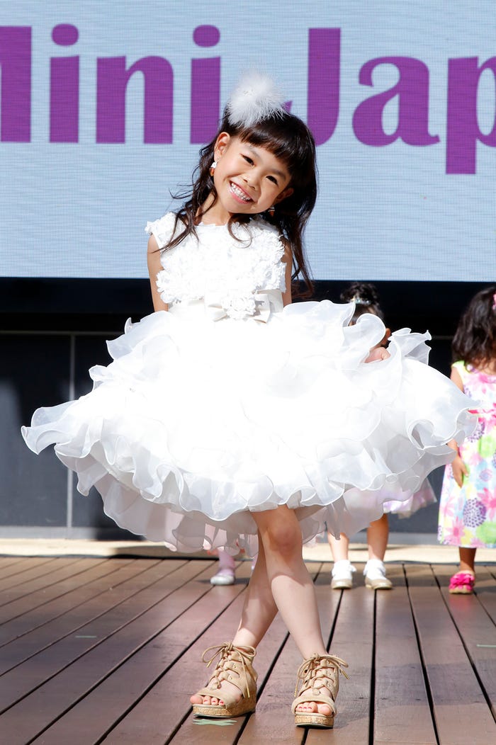 「ミス・ミニ・ジャパン」グランプリ・浅井まひろ(あさいまひろ/5歳)(提供写真)