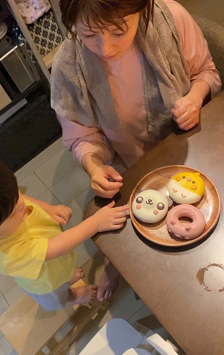 梅田賢三 妻 矢口真里と1歳10か月になった息子を祝福 嬉しそうに食べてた モデルプレス