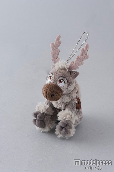 ぬいぐるみバッジ￥1,500（C）Disney