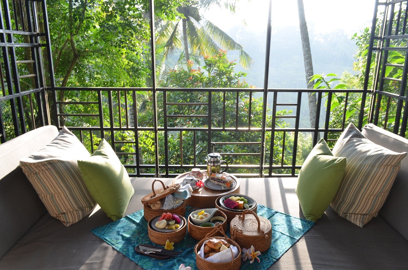 空中ガゼボ朝食／画像提供：星野リゾート