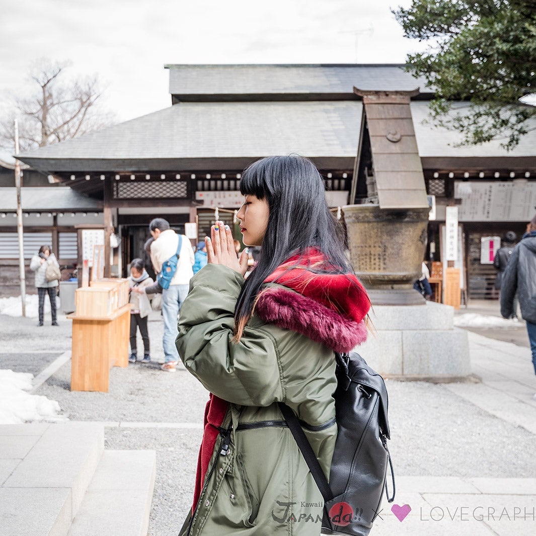 神社にお参り（写真提供：MBS）