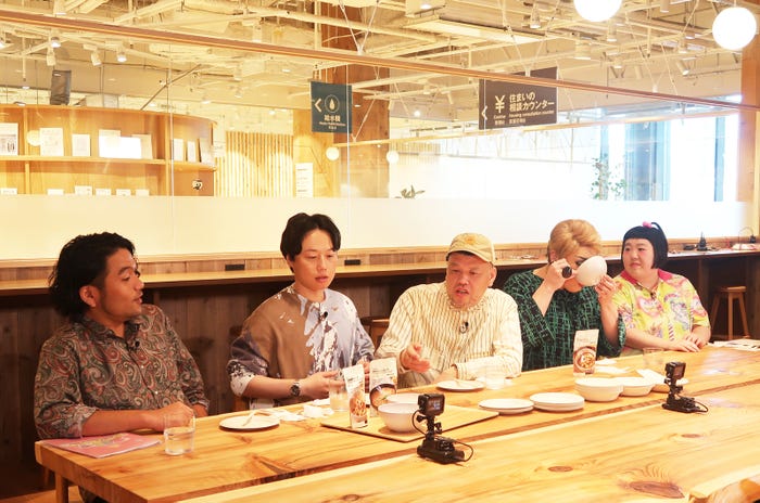 (左から)見取り図(盛山晋太郎、リリー)、くっきー!、ナジャ・グランディーバ、酒井藍(C)カンテレ