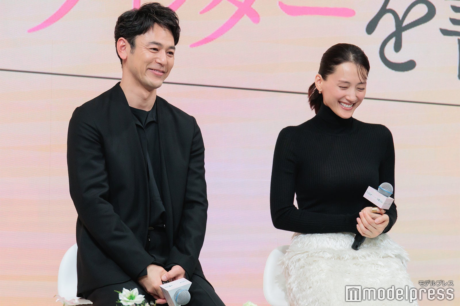 妻夫木聡、綾瀬はる（C）モデルプレス