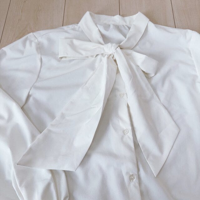ビッグボウタイブラウス　リボン部分