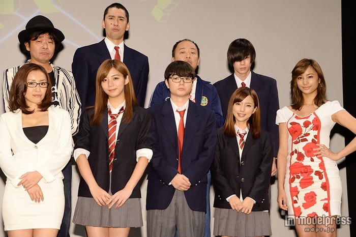 (後列左から)園子温監督、深水元基、マキタスポーツ、柾木玲弥(前列左から)神楽坂恵、池田エライザ、染谷将太、真野恵里菜、高橋メアリージュン