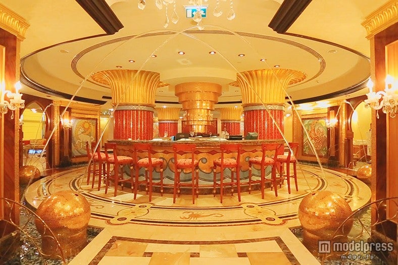 ホテル内のスパ「クラフス」の豪華絢爛なスパルーム／画像提供：TBS