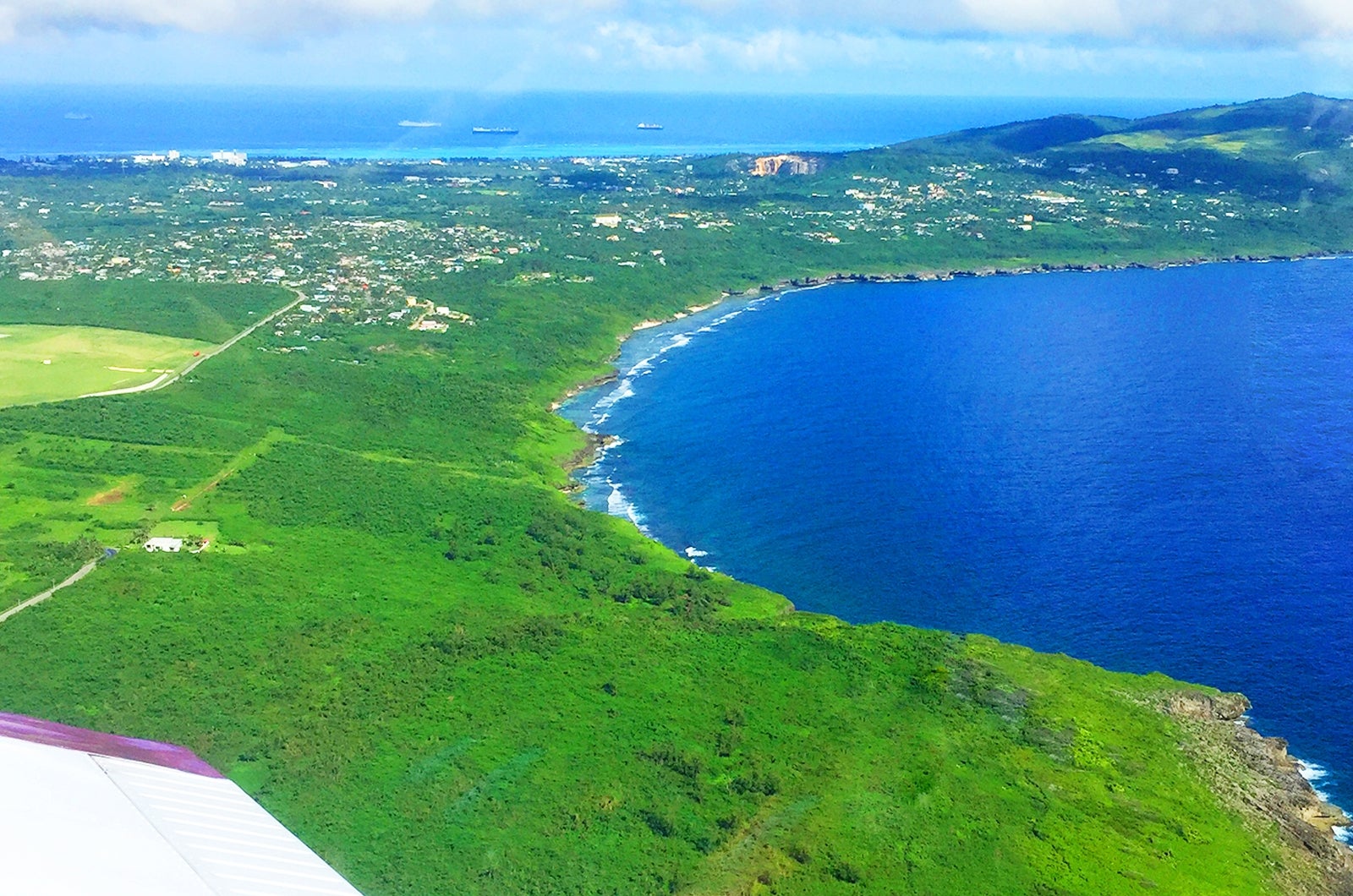 スターマリアナ航空の小型飛行機からの風景（C）マリアナ政府観光局／MVA