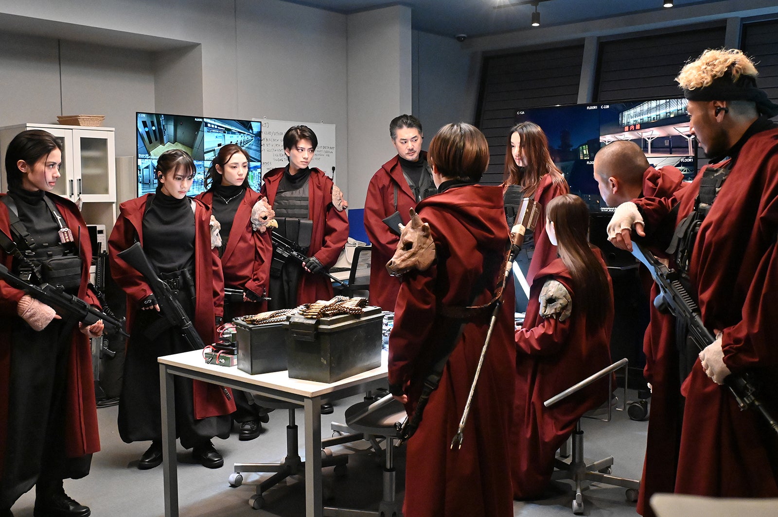 「新空港占拠」第6話より（C）日本テレビ