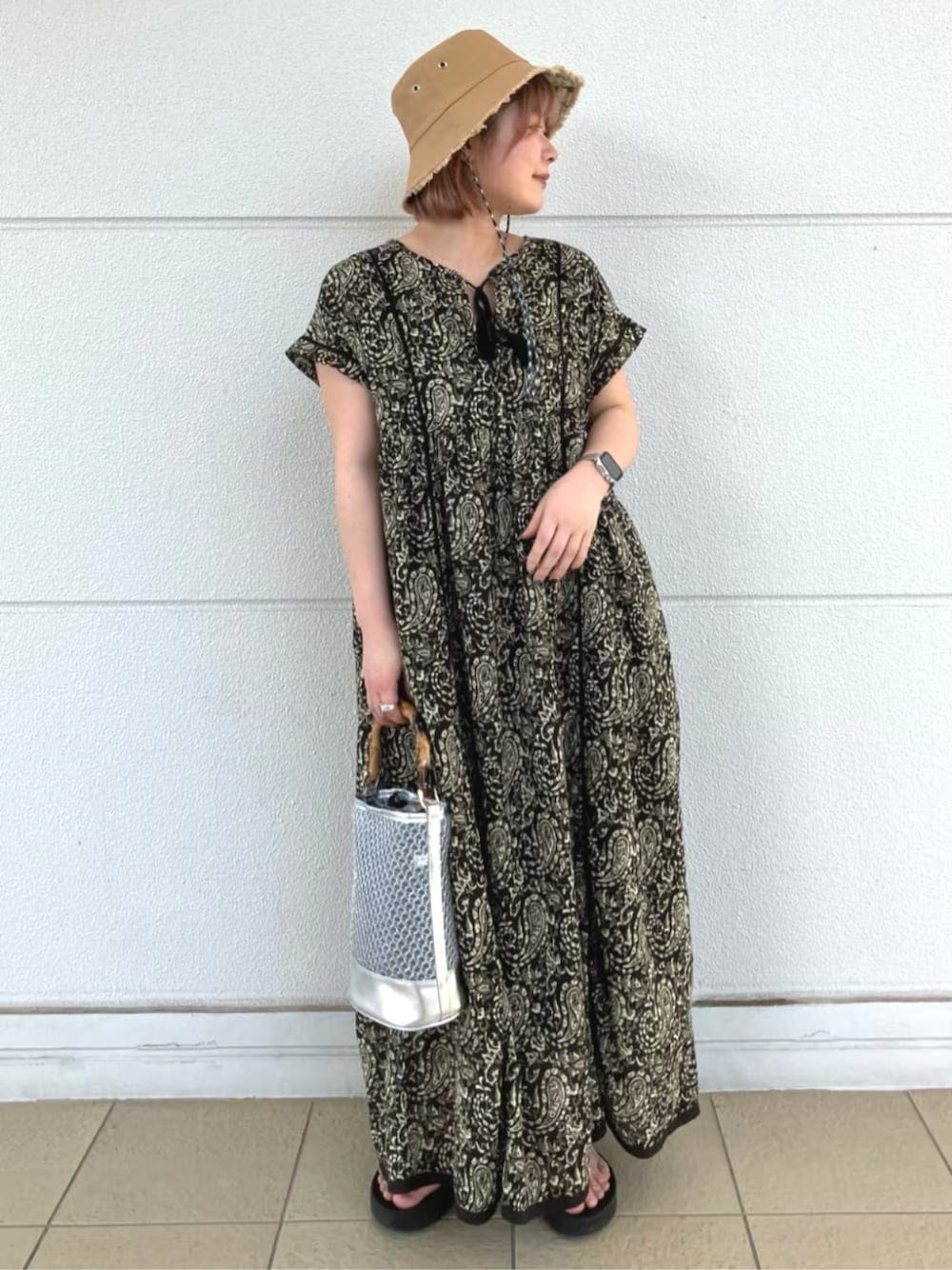 さらりとした肌触りで、軽やかなインド綿も真夏にいちおしの素材です　出典：WEAR
