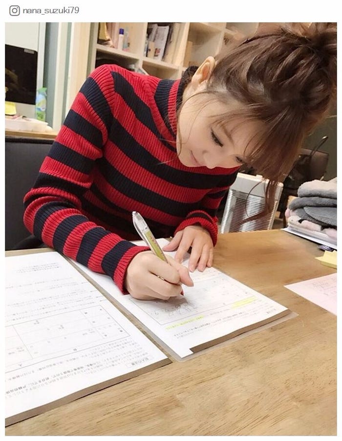 鈴木奈々が後輩・山名裕子の結婚証人に/Instagramより