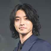 山崎賢人 髭姿でヘアカット報告 最高 かっこよすぎ とファン歓喜 モデルプレス 山崎賢人 髭姿でヘアカット報告 最高 かっこよすぎ とファン歓喜 モデルプレス