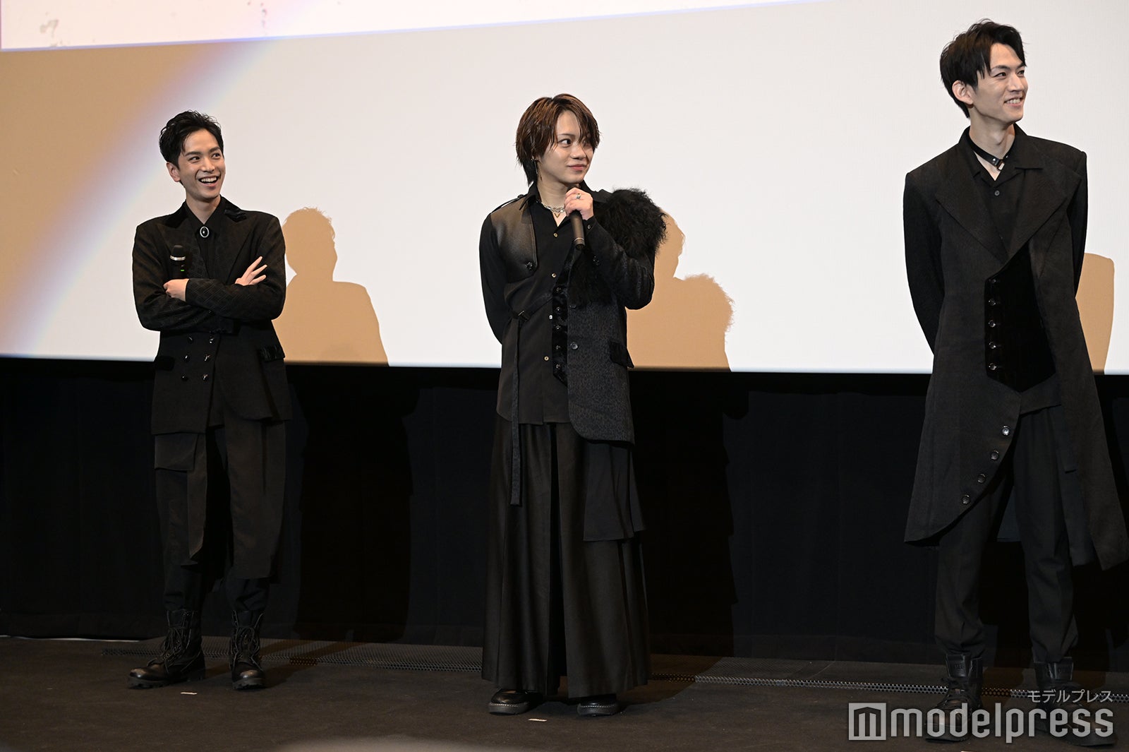 （左から）黒羽麻璃央、佐藤流司、和田雅成（C）モデルプレス