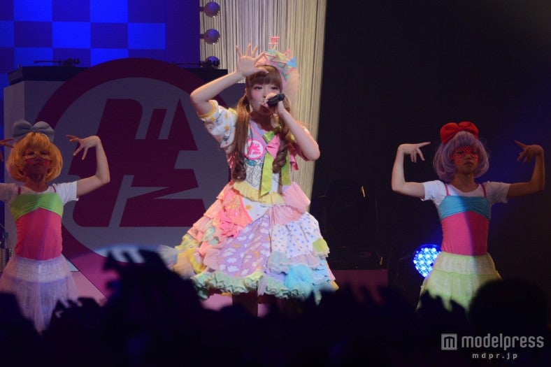 きゃりーぱみゅぱみゅ／「つけまつける」