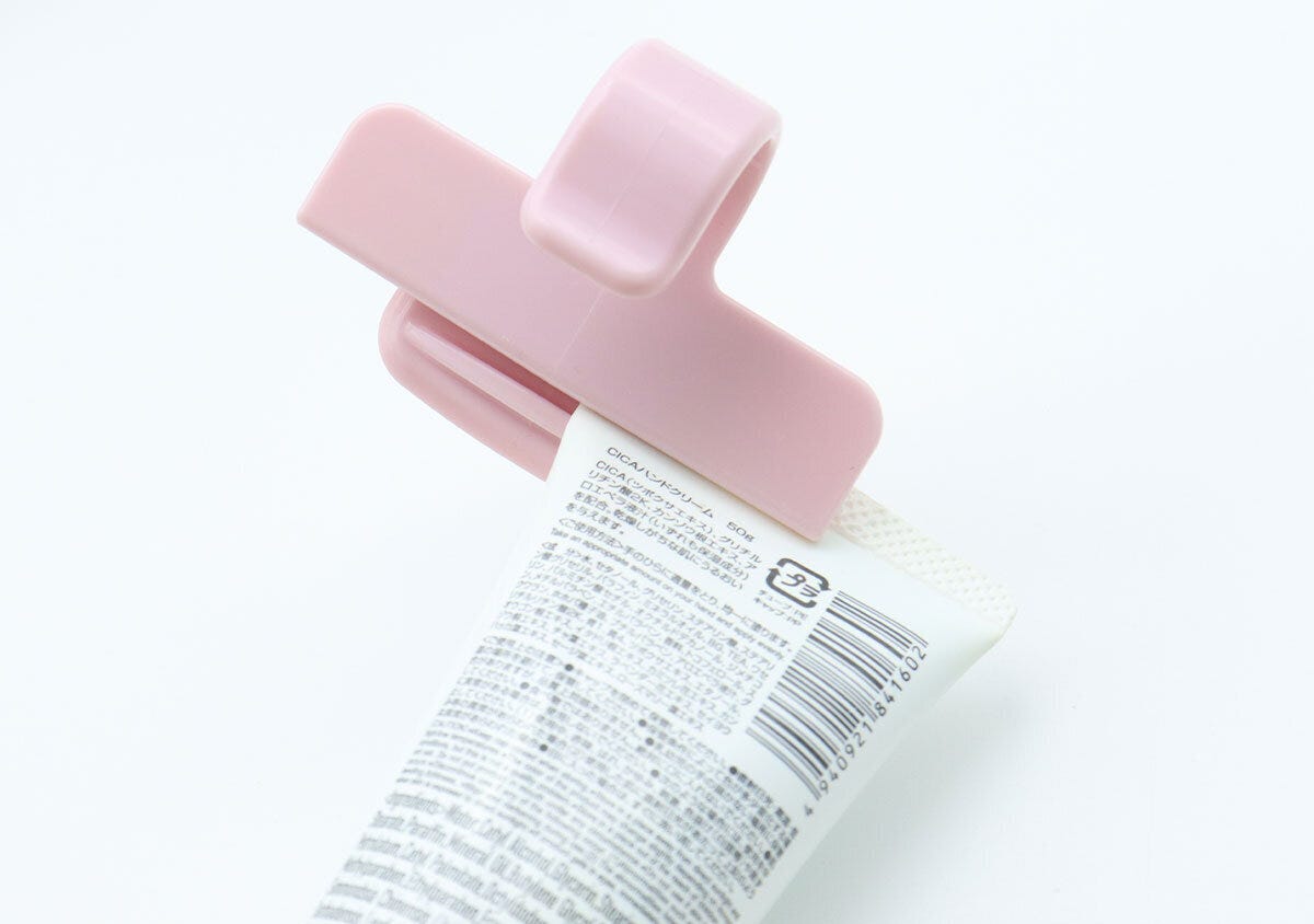 ダイソーのチューブホルダーワイドM／Mハッピーライフにチューブを付ける