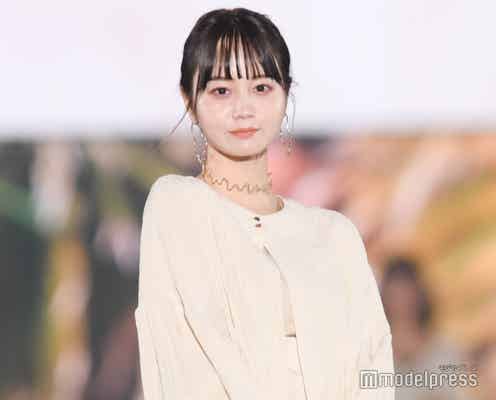 NANAMI、ホワイトコーデで爽やかランウェイ 透明素肌際立つ<関コレ2022S/S>