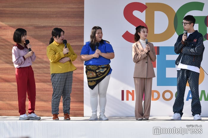 ぼる塾(きりやはるか、あんり、田辺智加)、中町綾、中町JP (C)モデルプレス