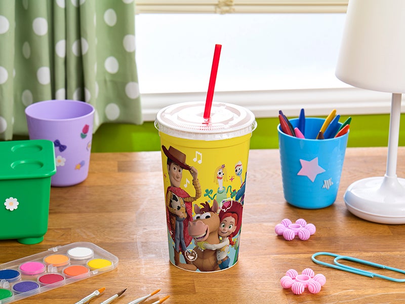 オリジナルカップドリンク税込990円（C）Disney/Pixar