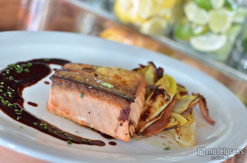 Farmed Faroe Island Atlantic Salmon（ファームドフェローアイランドアトランティックサーモン），＄27