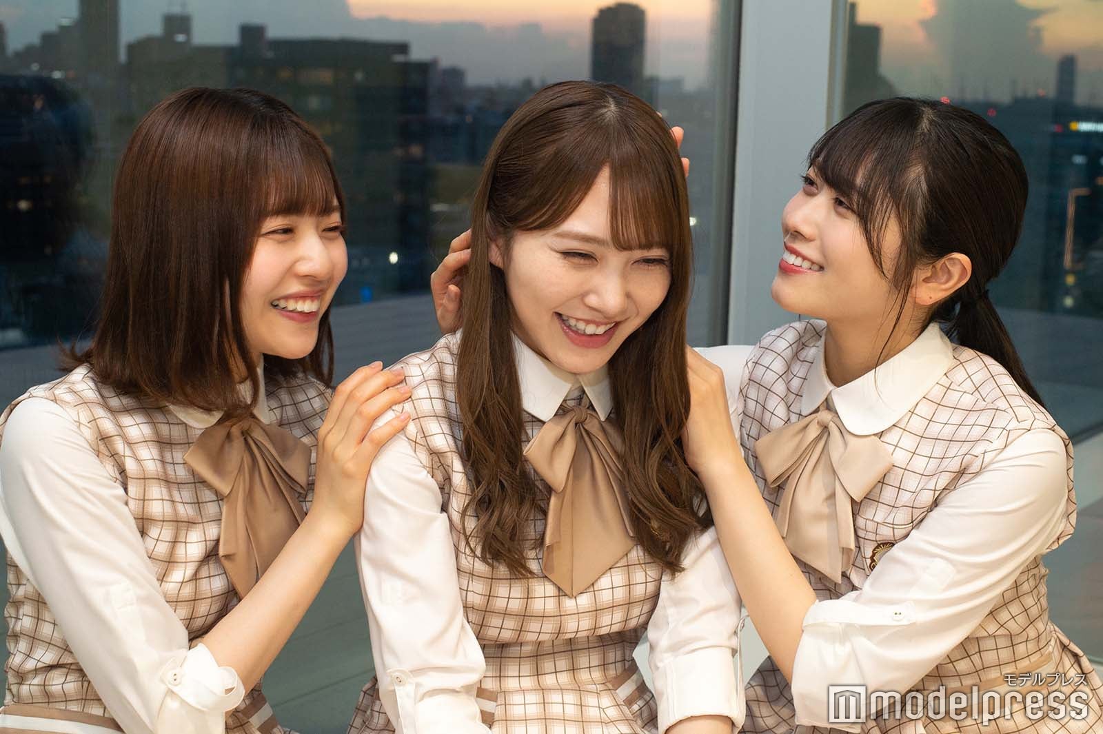 かとしを愛でる、タルタルチキンコンビ“にぶこの”／松田好花、加藤史帆、丹生明里（C）モデルプレス