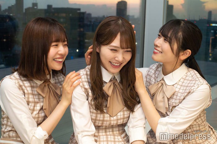 かとしを愛でる、タルタルチキンコンビ“にぶこの”/松田好花、加藤史帆、丹生明里(C)モデルプレス