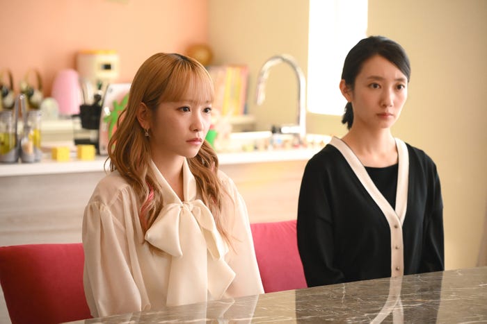 川栄李奈、波瑠「フェイクマミー」最終話(C)TBS