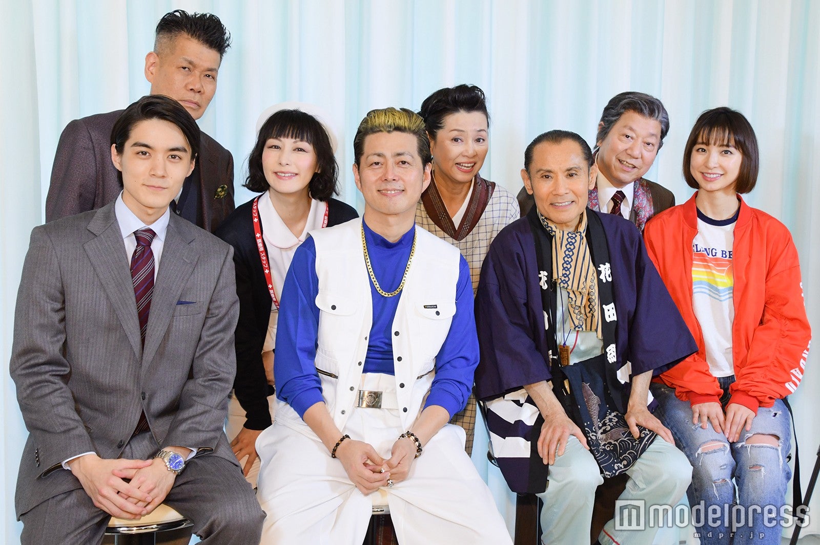 （前列左から）松本享恭、宅間孝行、片岡鶴太郎、篠田麻里子、（後列左から）梅垣義明、鳥居みゆき、かとうかず子、石井愃一 （C）モデルプレス