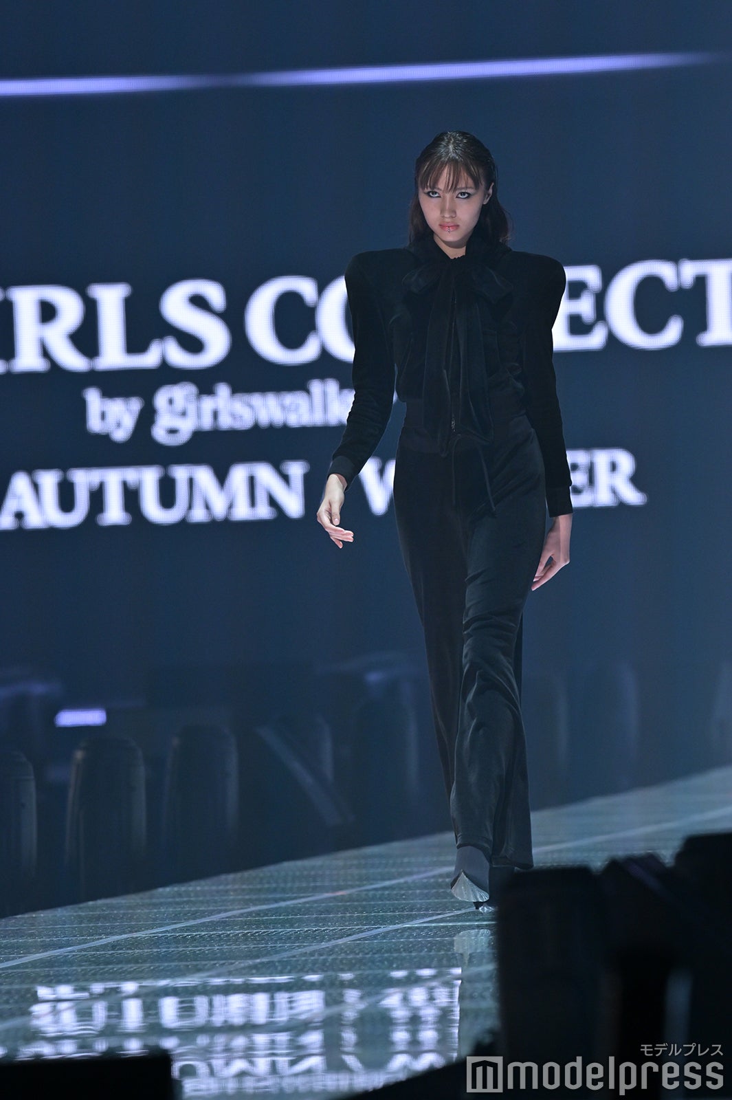 ele（C）モデルプレス