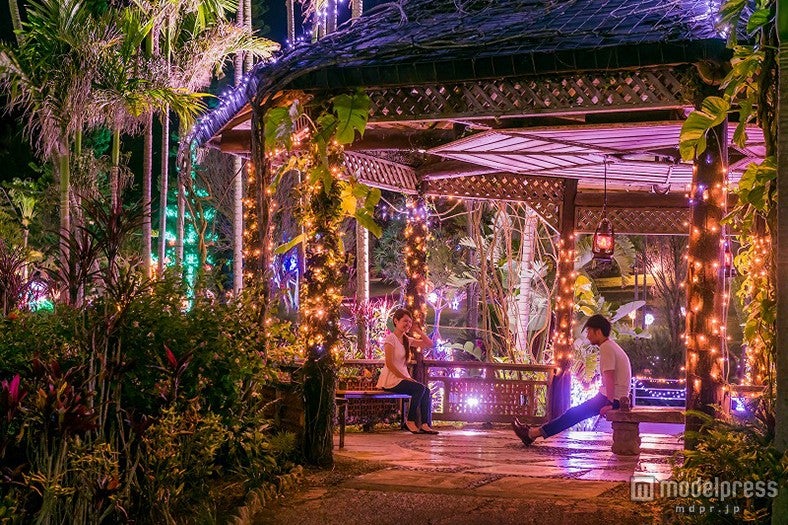 光のトンネル／画像提供：沖縄市役所経済文化部文化観光課