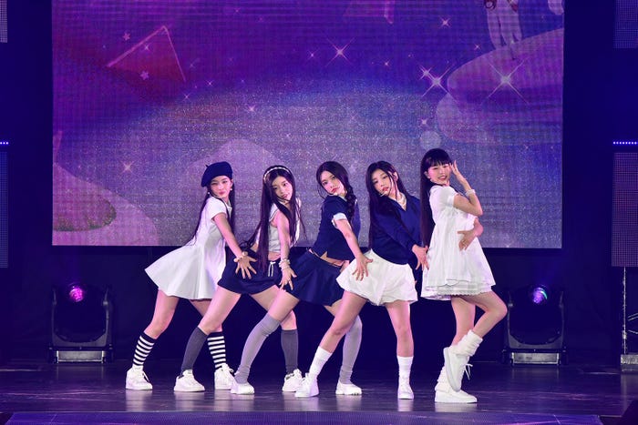 ILLIT(C)Rakuten GirlsAward 2024 SPRING/SUMMER