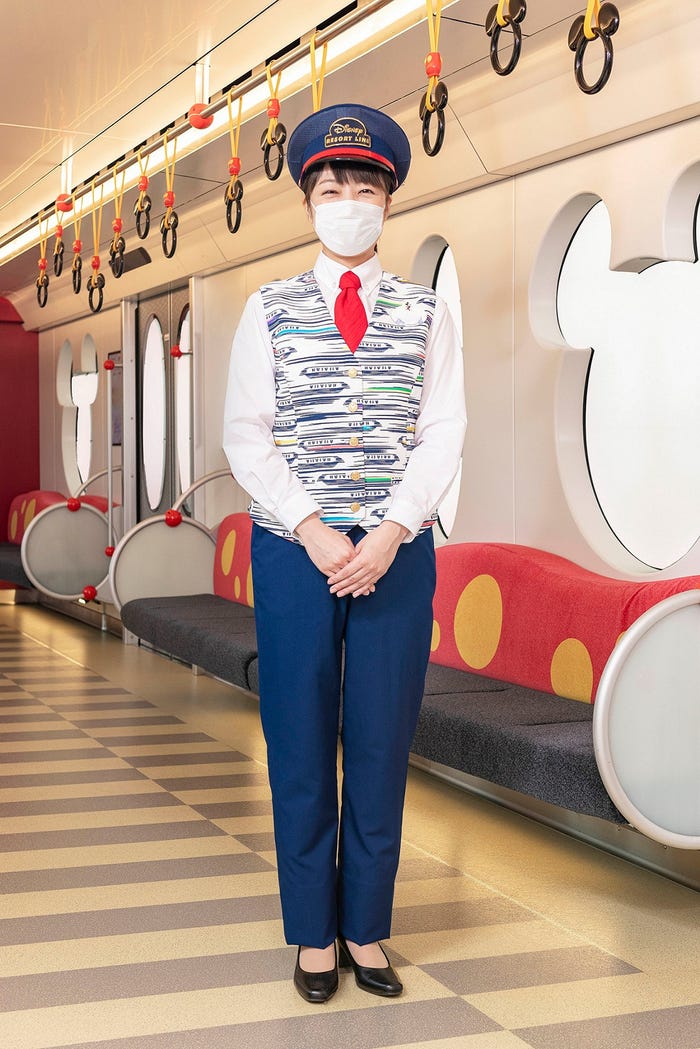 新しいコスチューム(C)Disney