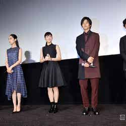 （左から）村上弘明、初音映莉子、綾瀬はるか、松坂桃李、佐藤信介監督